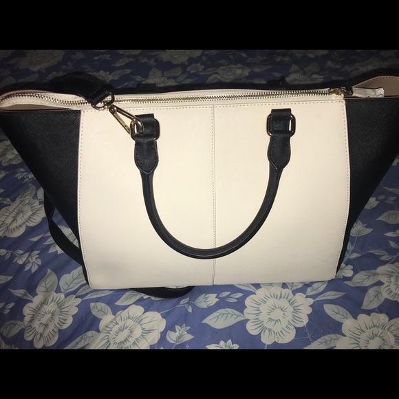 DKNY purse - Picture 3 of 4